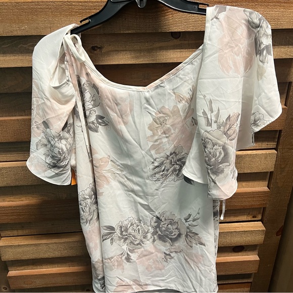 City Chic blouse cold shoulder floral chiffon top XXL 2X 24 whimsy in cream NWT - Picture 4 of 4